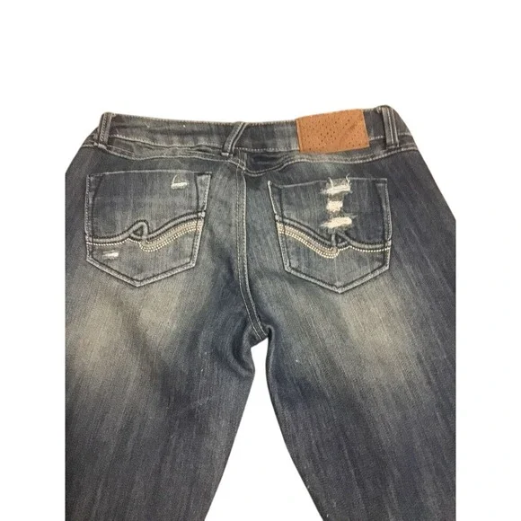 Almost Famous Women's Size 5 Distressed Whiskered Denim Jeans Ripped Streetwear - Picture 3 of 7